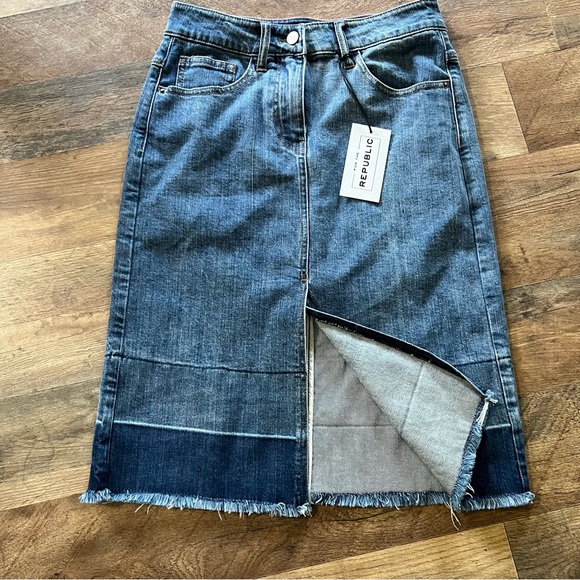 For the Republic denim frayed hem skirt - Picture 2 of 4